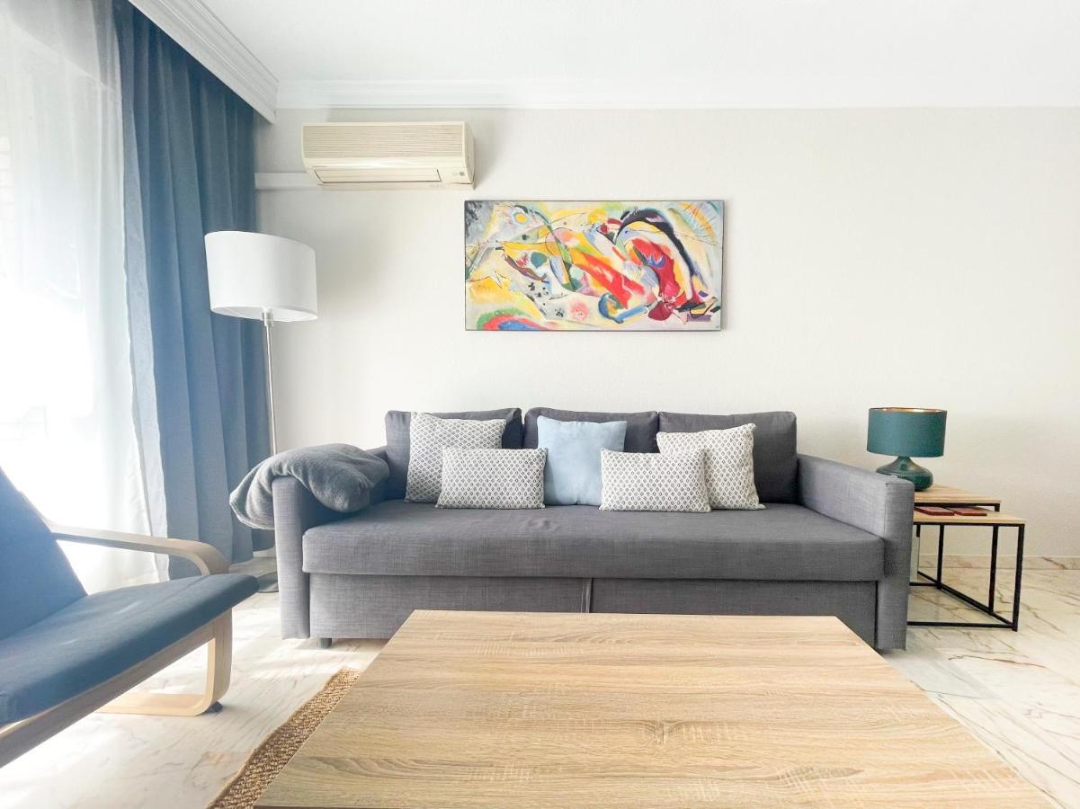 Апартаменти Holidays2Malaga Tomas De Echeverria 150 Mts To Beach & High Speed Wifi & Parking Екстер'єр фото