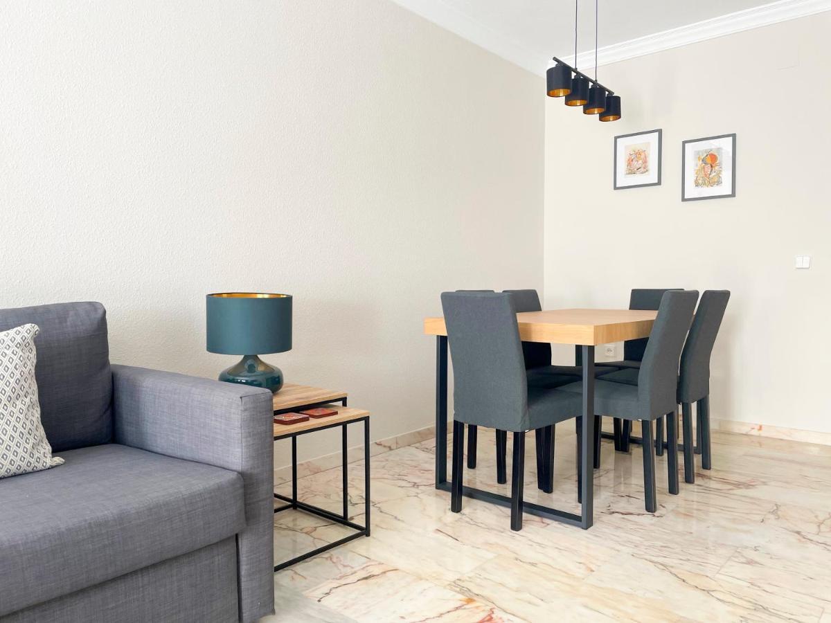 Апартаменти Holidays2Malaga Tomas De Echeverria 150 Mts To Beach & High Speed Wifi & Parking Екстер'єр фото