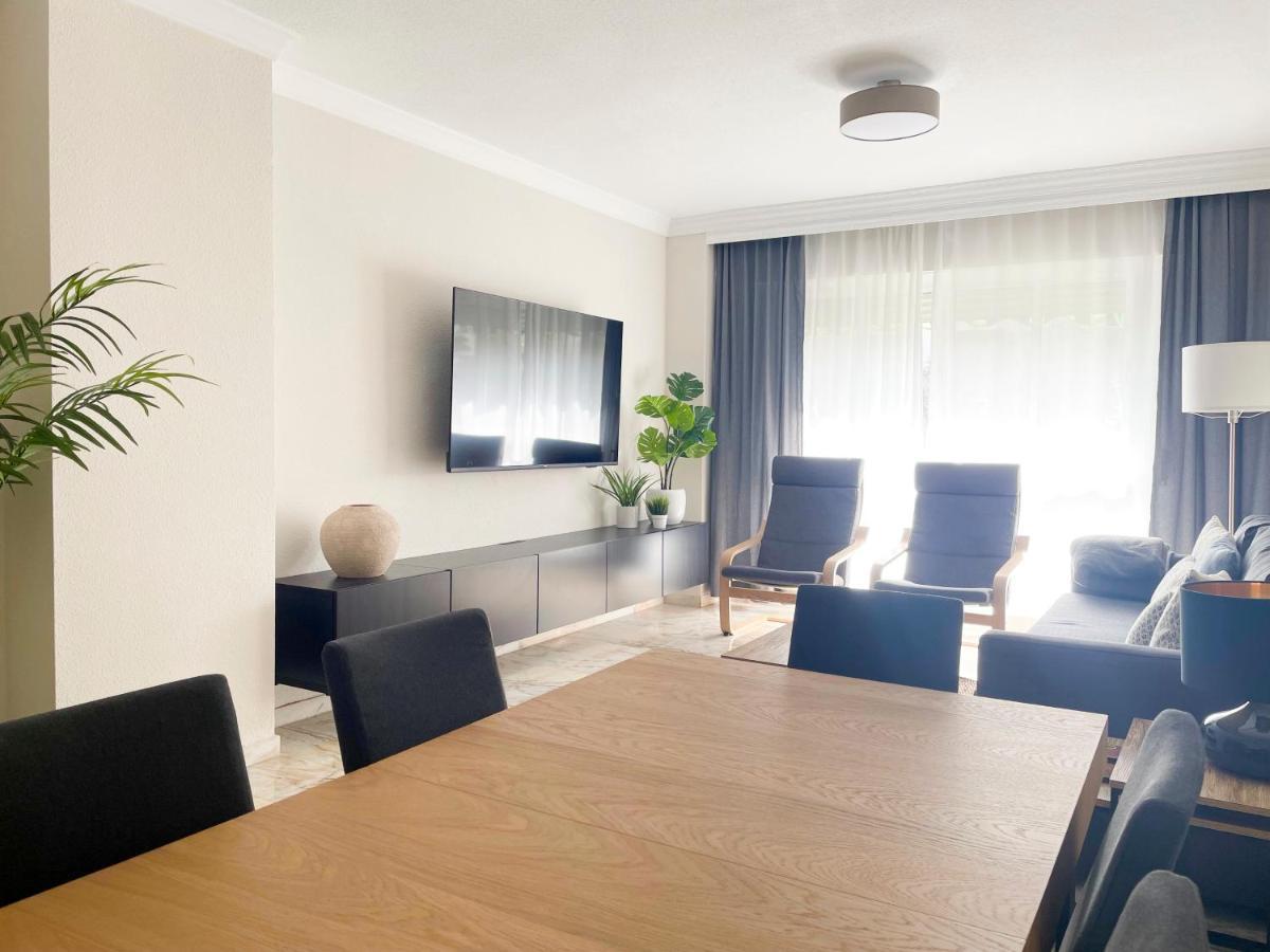 Апартаменти Holidays2Malaga Tomas De Echeverria 150 Mts To Beach & High Speed Wifi & Parking Екстер'єр фото