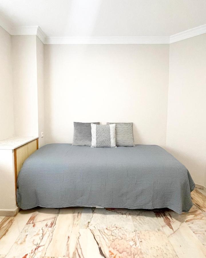 Апартаменти Holidays2Malaga Tomas De Echeverria 150 Mts To Beach & High Speed Wifi & Parking Екстер'єр фото