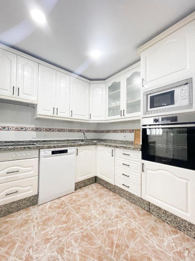 Апартаменти Holidays2Malaga Tomas De Echeverria 150 Mts To Beach & High Speed Wifi & Parking Екстер'єр фото