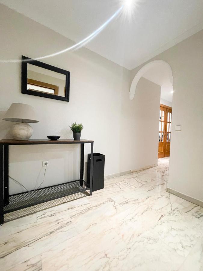 Апартаменти Holidays2Malaga Tomas De Echeverria 150 Mts To Beach & High Speed Wifi & Parking Екстер'єр фото
