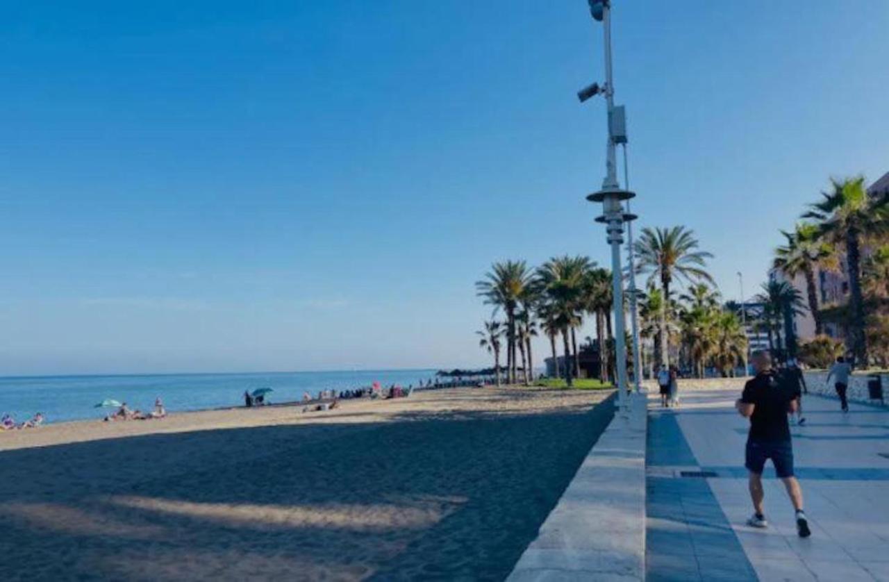 Апартаменти Holidays2Malaga Tomas De Echeverria 150 Mts To Beach & High Speed Wifi & Parking Екстер'єр фото